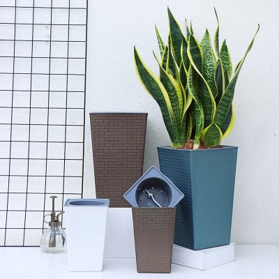 Large Plastic Pots 1 14 400x400
