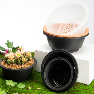 Plastic Pots 1 10 400x400