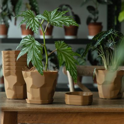Plastic Pots 1 7 400x400