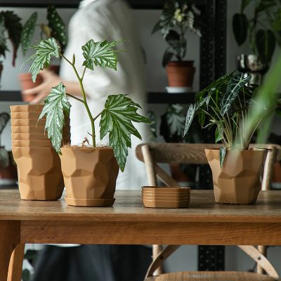 Plastic Pots 3 7 400x400
