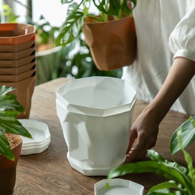 Plastic Pots 5 7 400x400
