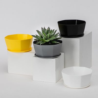 Plastic Pots 6 3 400x400