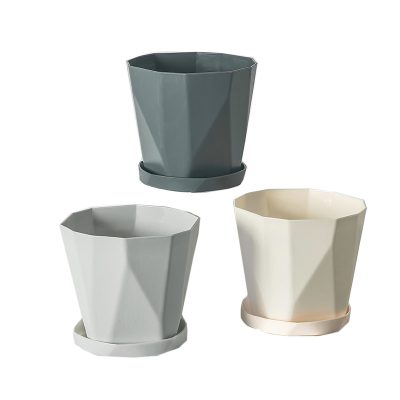 Plastic Pots 6 400x400