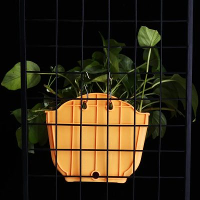 Plastic Hanging Baskets 4 16 400x400