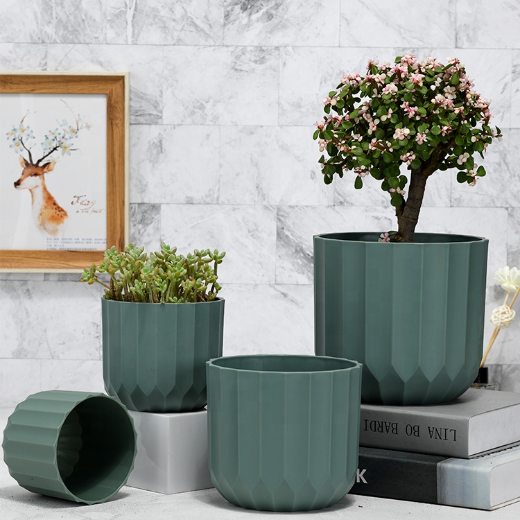 Plastic Pot 2 2