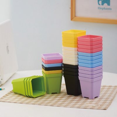 Plastic Pots 1 17 400x400