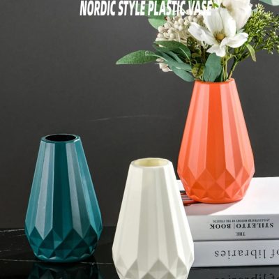 Plastic Pots 2 32 400x400