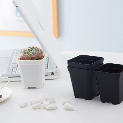 Plastic Pots 4 20 400x400