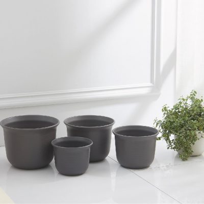 Plastic Pots 4 21 400x400