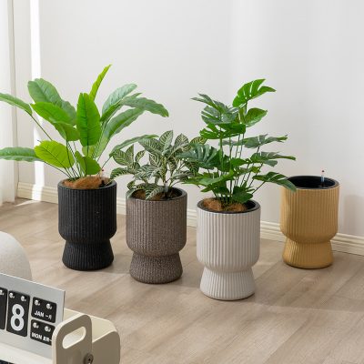 Plastic Pots 4 25 400x400