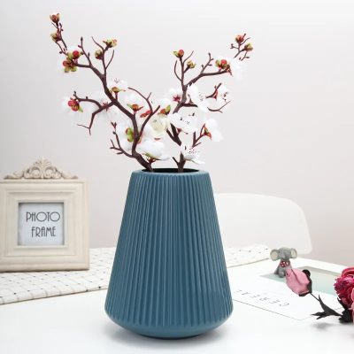 Plastic Pots 4 37 400x400
