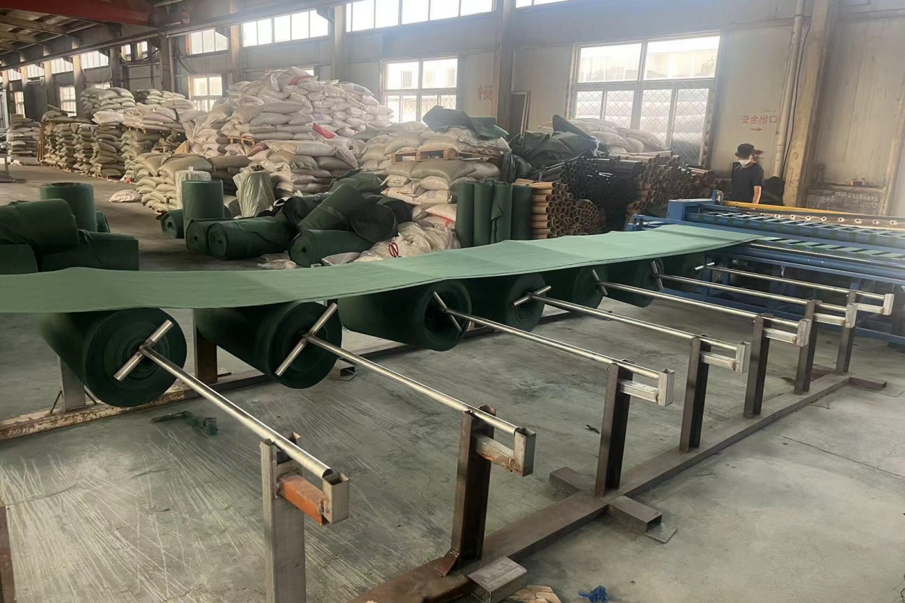 Nonwoven Grow Bag Fabric Cutting Preparation
