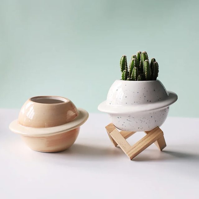 Ceramic pots (1)