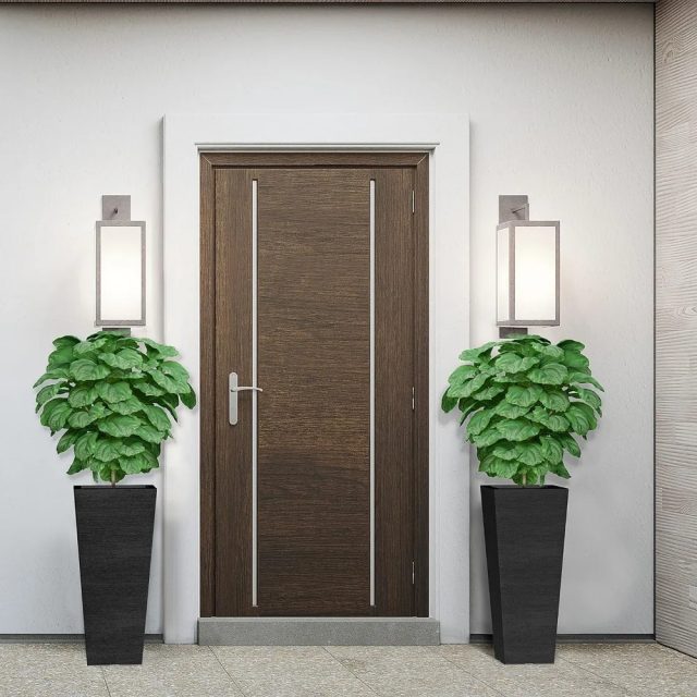 Large plastic pots (1)