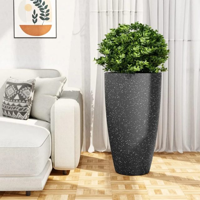 Large plastic pots (2)