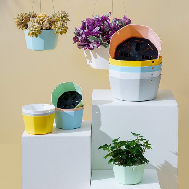Plastic Pots (3)