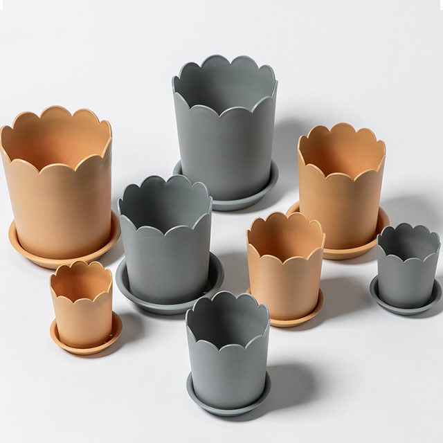 Plastic Pots (3)