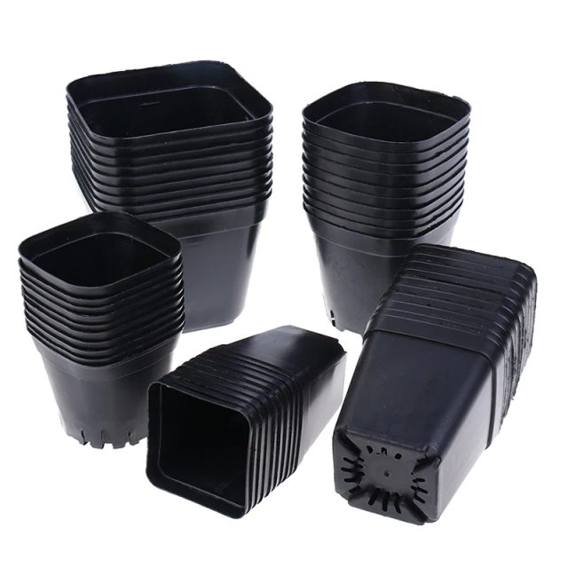 Plastic nursery pots (1) Plastic nursery pots (1)